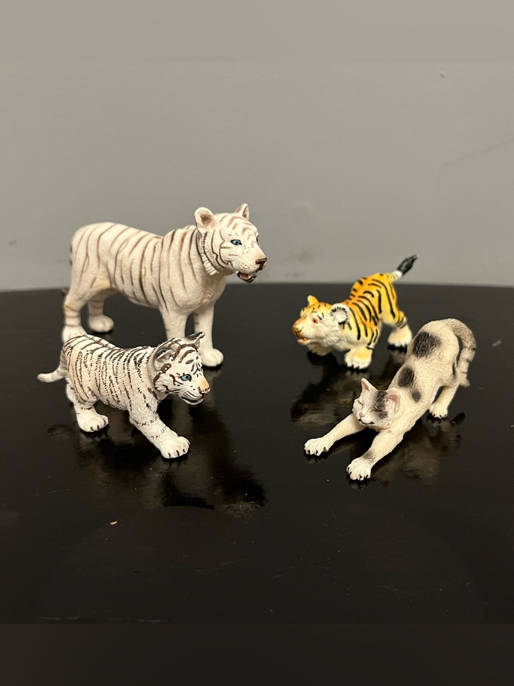 Lot of 4 Schleich Cat Figurines